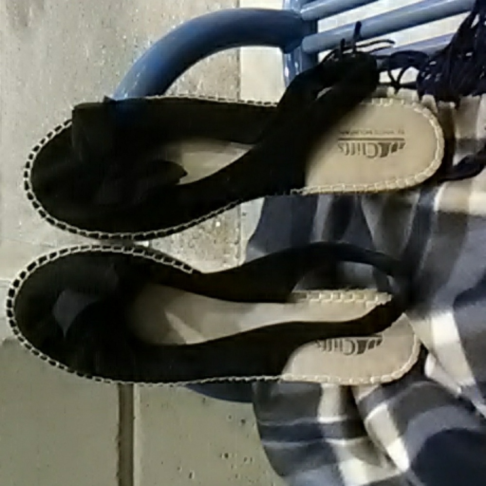 NWOT "Cliffs" sandals by White Mountain.